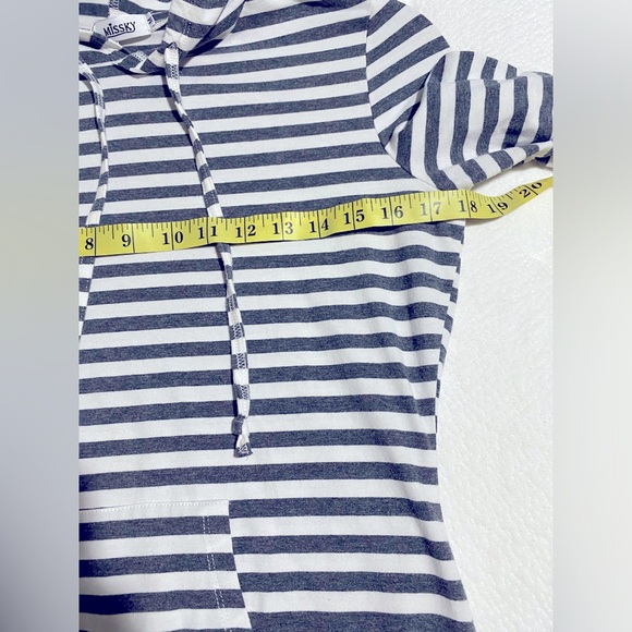 😎😍Grey & White Vertical Striped Fitted Stretchy Hoodie Quarter Sleeve Midi Dress - Picture 5 of 6